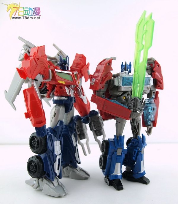 New Beast Hunters Optimus Prime Voyager Class Our Of Box Images Of Transformers Prime Figure  (21 of 47)